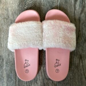 Girls Art Class Sandal, Slip On, Pink, Faux Fur, Size XL 6